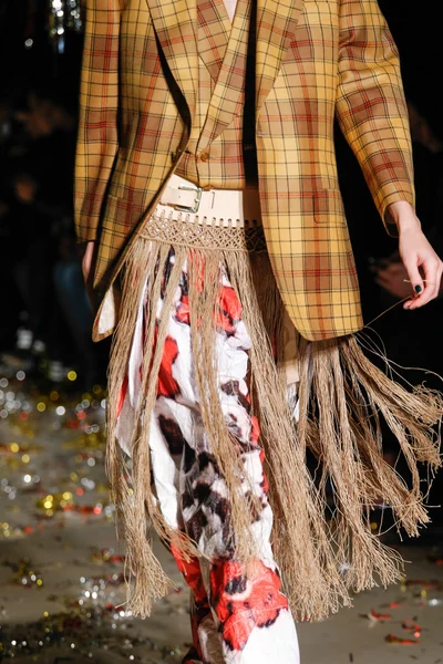 Look 29